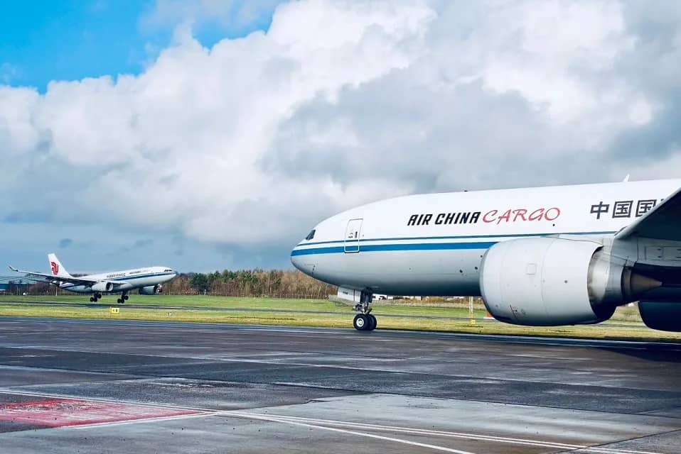 940 AIR CARGO