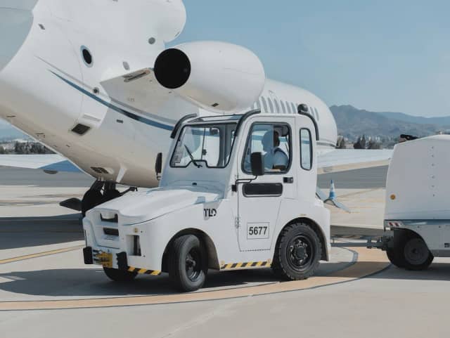 UNITED AVIATION SERVICES SL photo 1