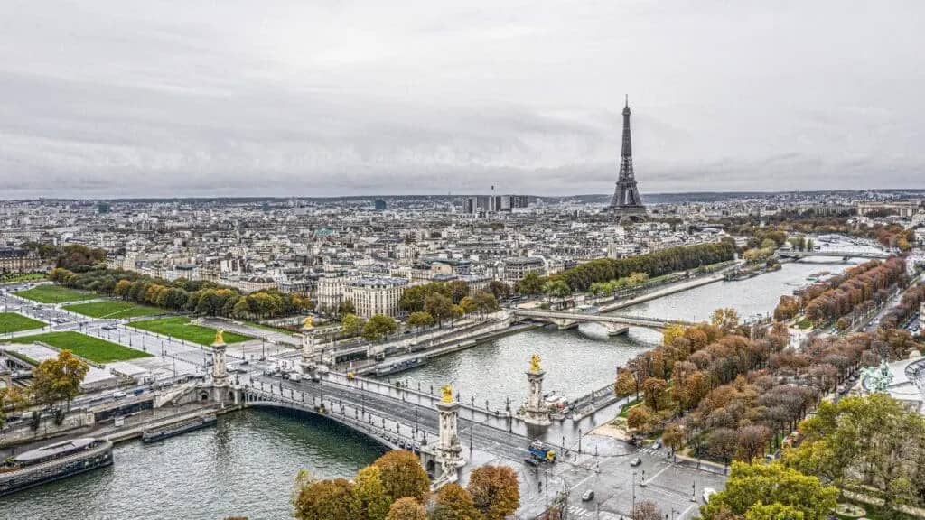 Private Aviation Chauffeur & VIP Transfers at Paris (Le Bourget, CDG, ORY)