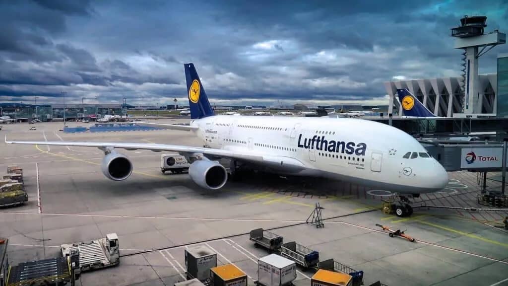 Why Air Cargo Costs Vary by Route and Weight