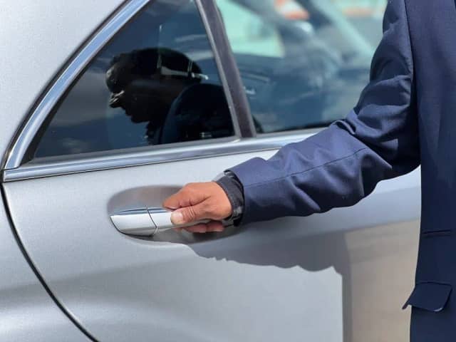 Dinez Taxis and Airport Transfers photo 2