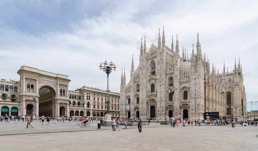 Milan Cathedral and the entrance arch of the Galleria Vittorio Emanuele II on Piazza del Duomo