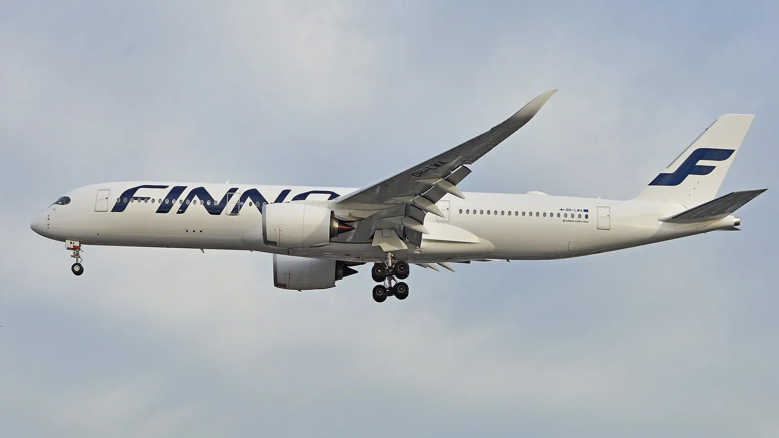Which Airlines Are Losing the Most From Global Airspace Closures in 2026?