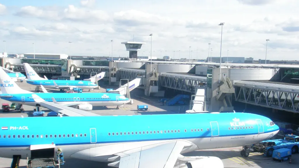 Amsterdam Schiphol Expands to 440 Routes Despite Regulatory Headwinds