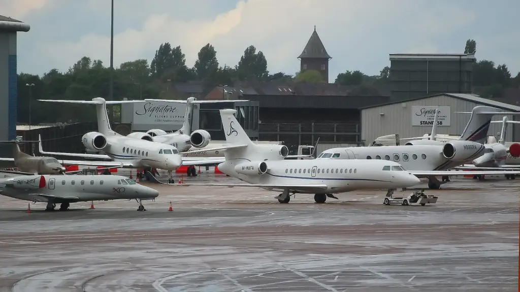 10 Best Private Jet Companies in London: Luxury Air Travel in the UK