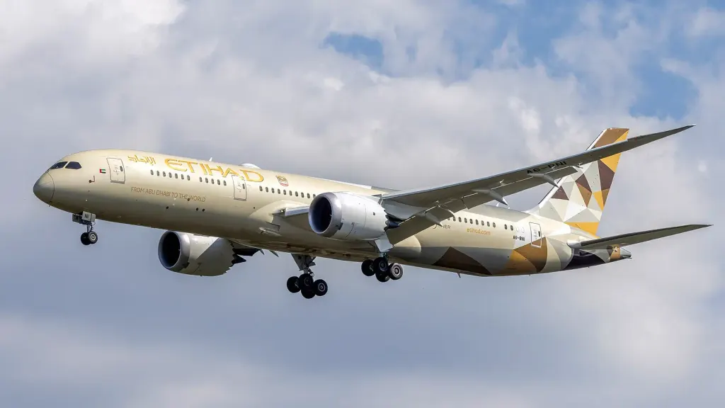 Gulf Airlines Recover Slowly As Iran War Continues To Disrupt Flights