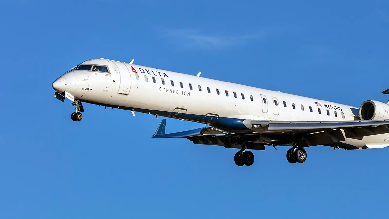 Investigators Identify High Sink Rate as Key Factor in Toronto CRJ-900 Crash