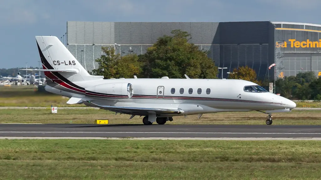 NetJets Opens Operations with London Farnborough Airport Service Hub