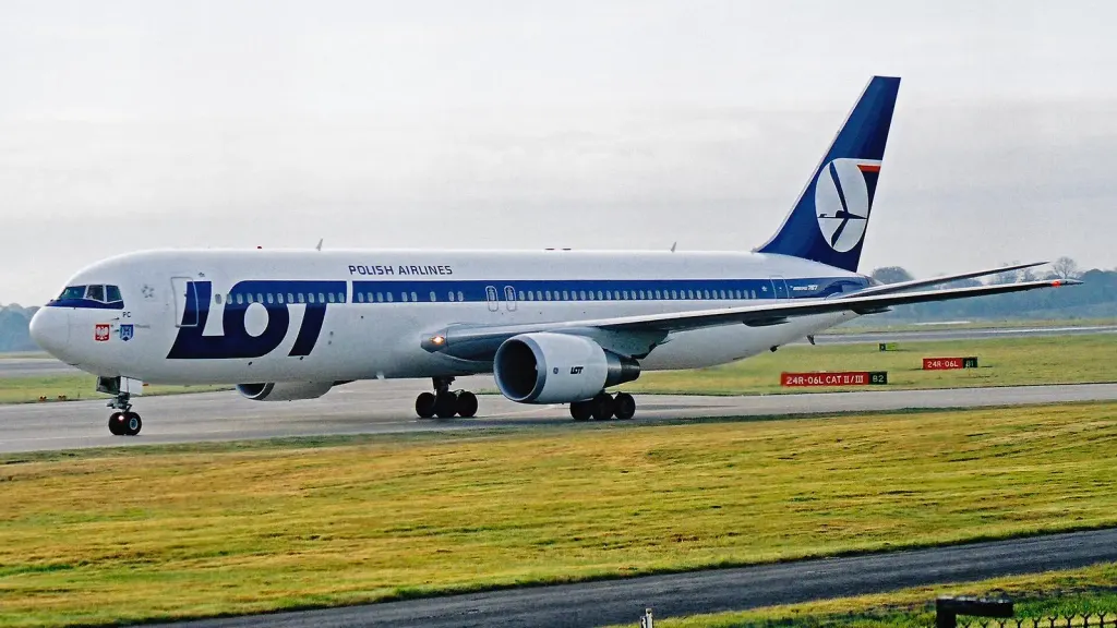 LOT 767 Gear-Up Landing: Near Disaster Analysis