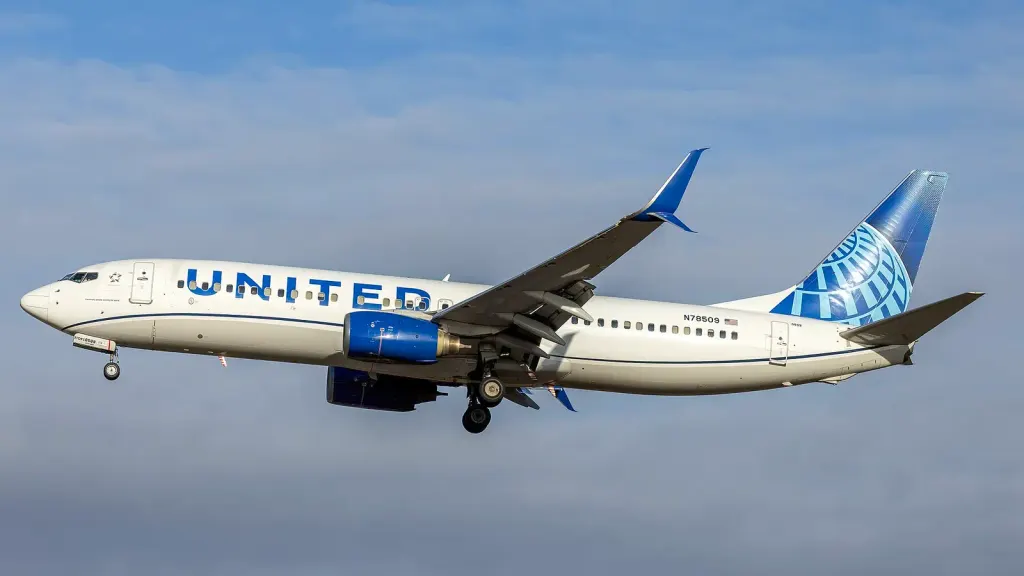 United Airlines Raises Checked Bag Fees as Rising Fuel Costs Hit Global Aviation