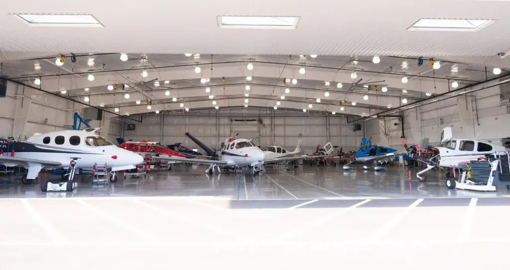 Cirrus Factory Service Center KDLH: photo 1
