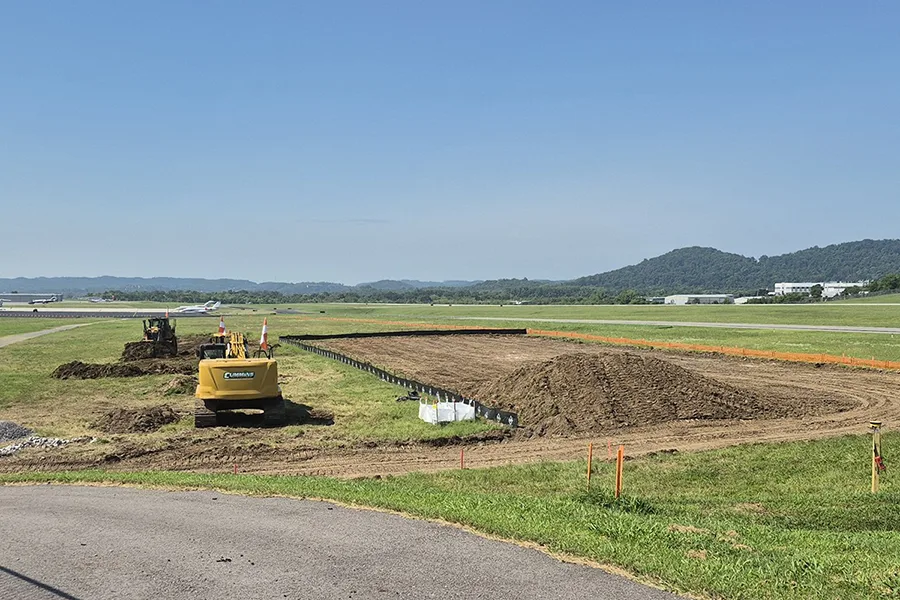 Jet Center at Santa Fe: photo 1