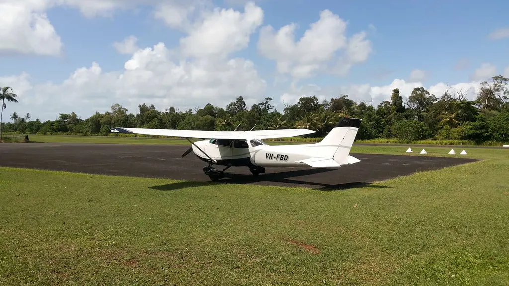 Bob Harris Flying School: photo 1