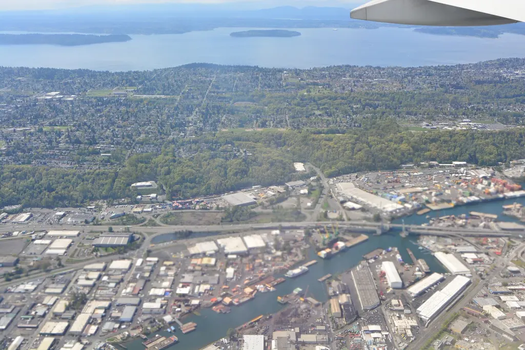 Smiling Aviation, Blake Field (KAJZ): photo 1