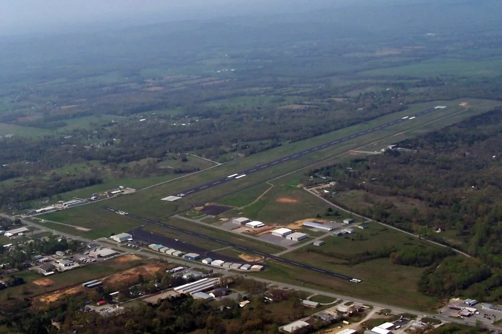 Batesville Regional Airport (KBVX): photo 1