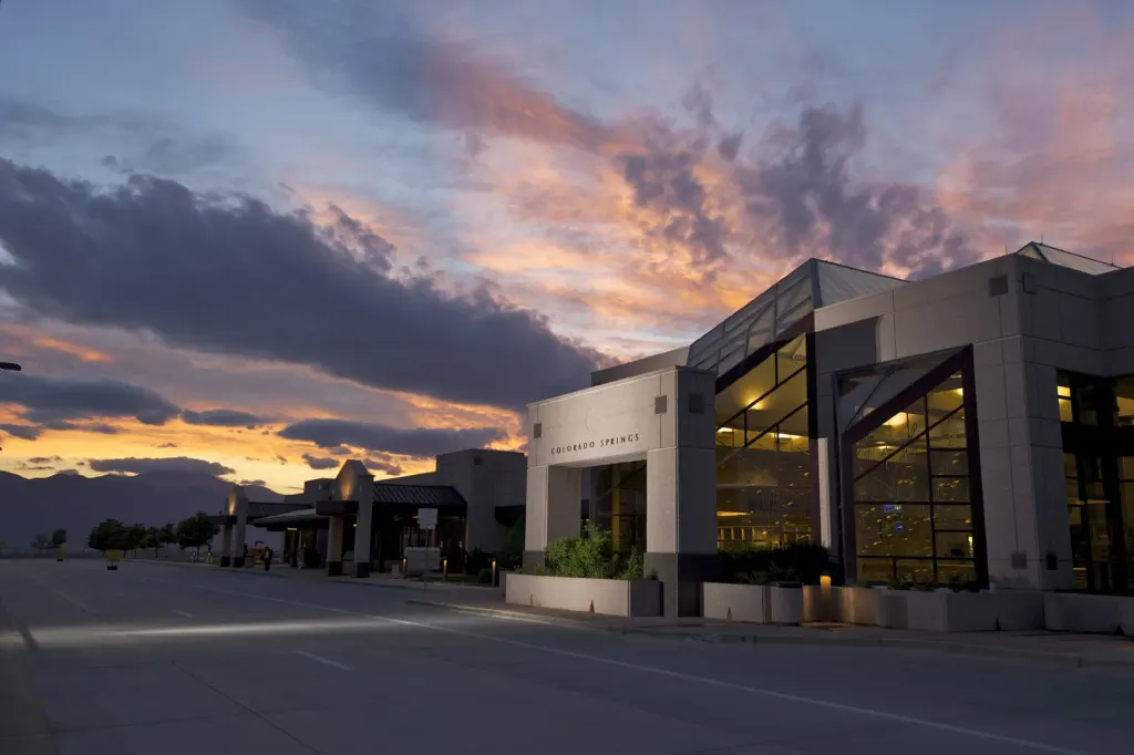 Cutter Aviation Colorado Springs, Colorado Springs Airport (KCOS): photo 1