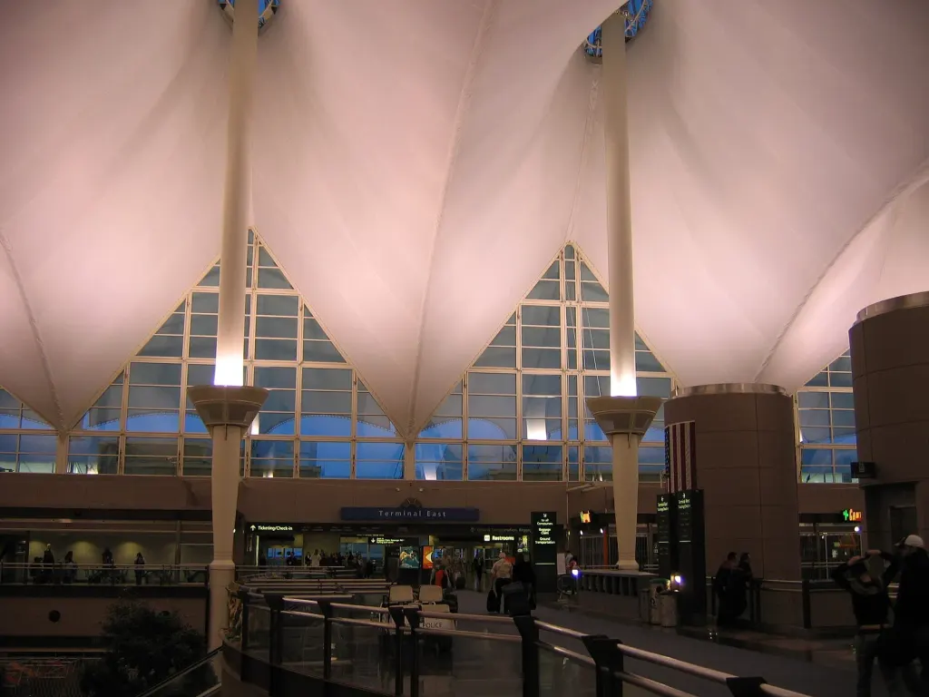 Signature Denver, Denver International Airport (KDEN)