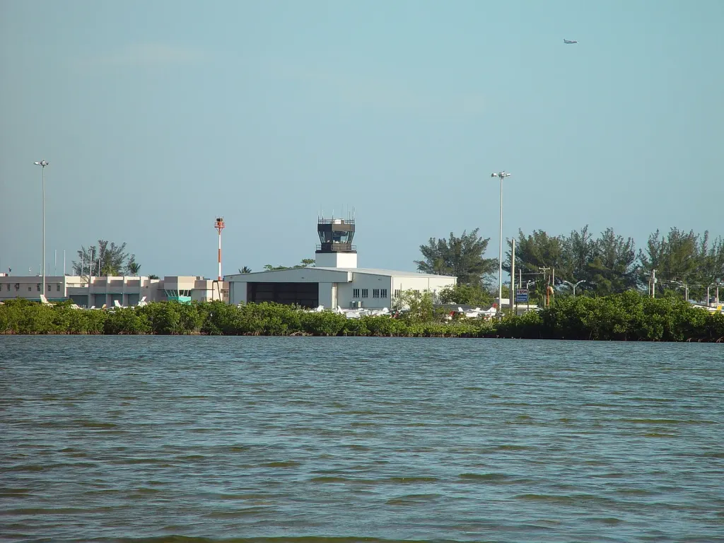 Signature Key West, Key West International Airport (KEYW)