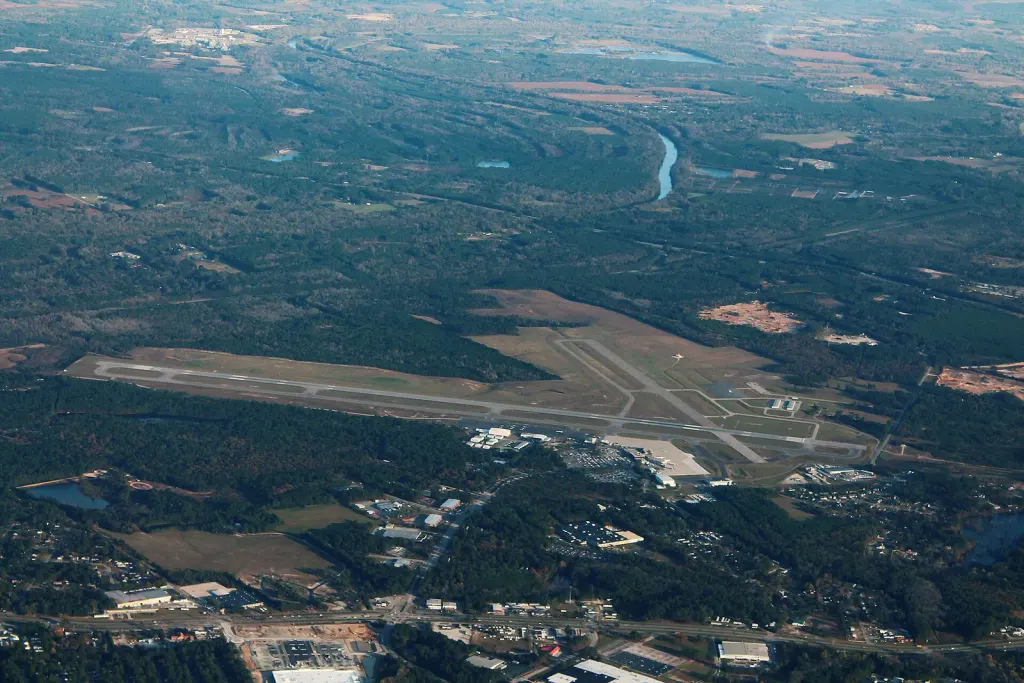 Signature Fayetteville, Fayetteville Regional Airport - Grannis Field (KFAY)