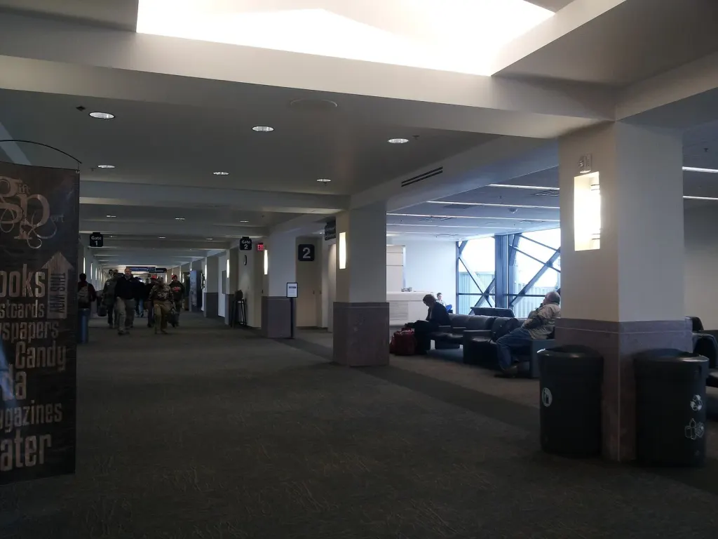 Signature Sioux Falls, Sioux Falls International Airport (KFSD)