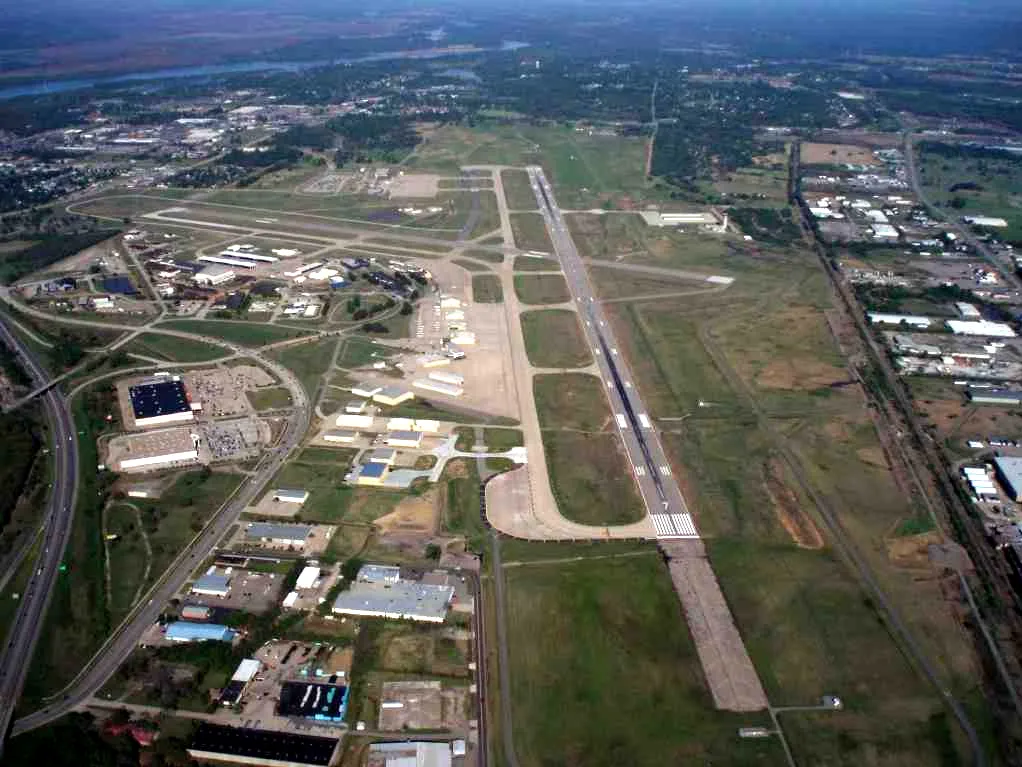 Signature Fort Smith, Fort Smith Regional Airport (KFSM)