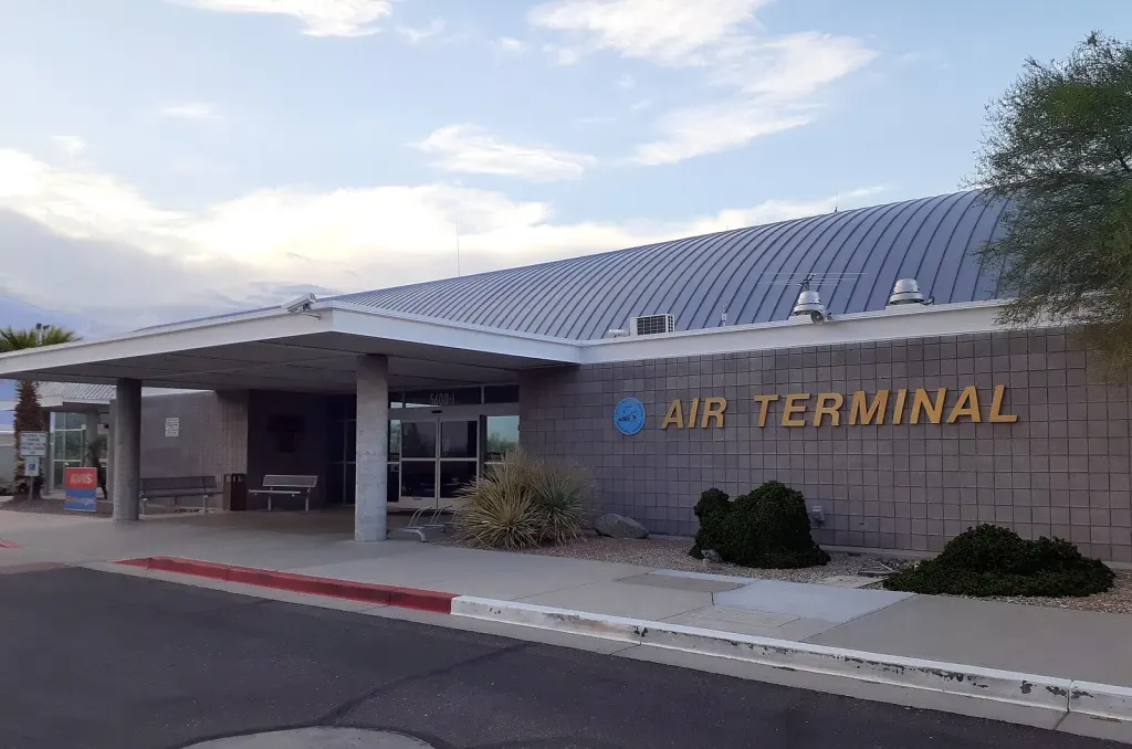 Velocity Lake Havasu, Lake Havasu City Airport (KHII): photo 1