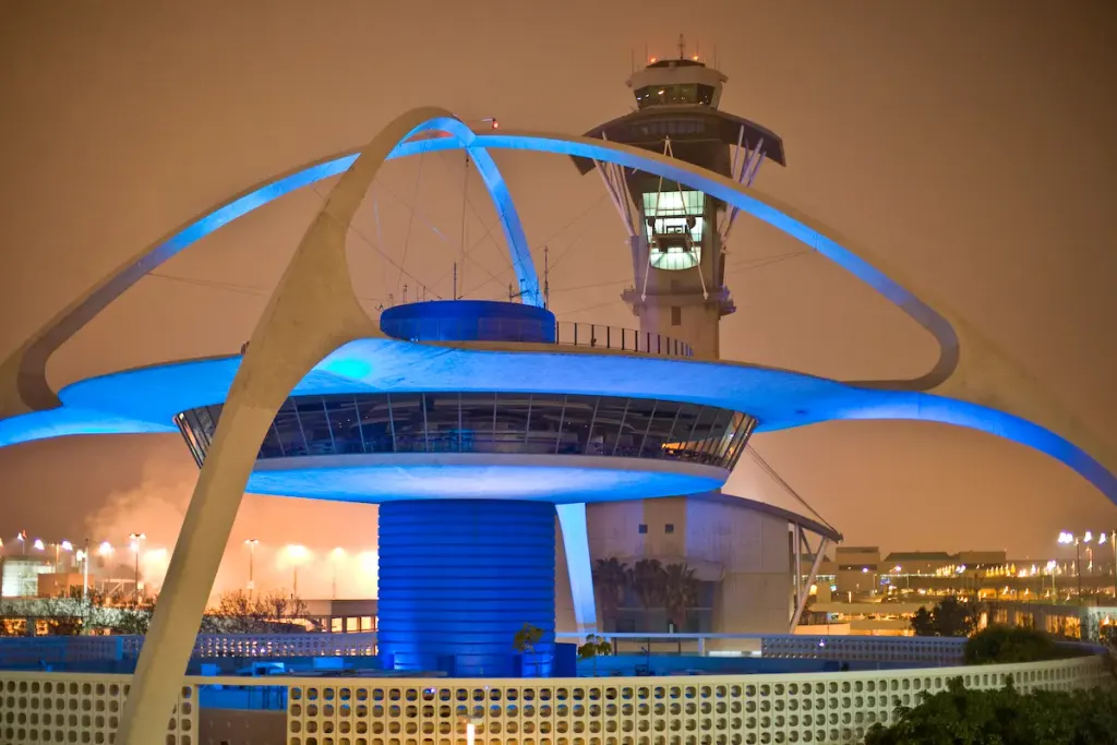 Signature Los Angeles, Los Angeles International Airport (KLAX)