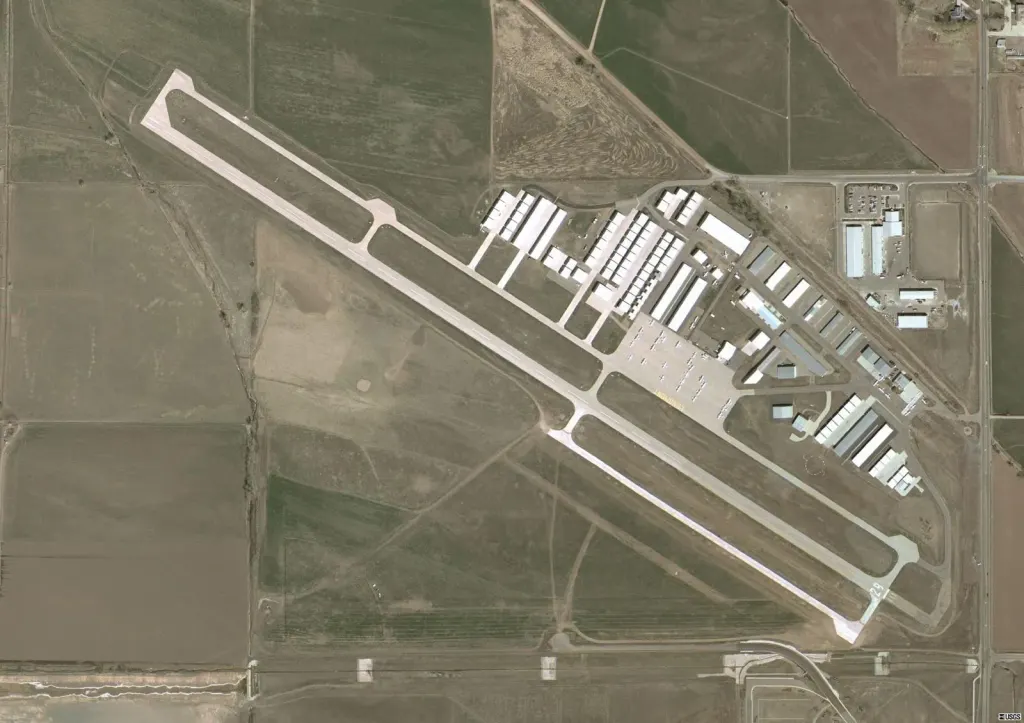 Elite Aviation, Vance Brand Airport (KLMO): photo 1