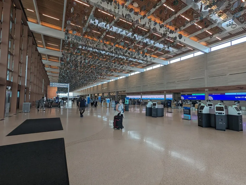 Signature Kansas City, Kansas City International Airport (KMCI)