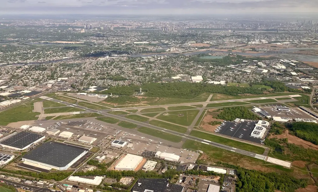 Signature Teterboro Terminal East, Teterboro Airport (KTEB)