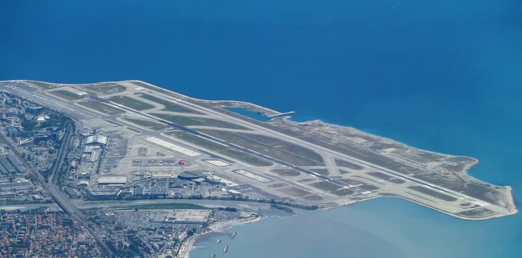 Signature Nice, Nice Côte d'Azur Airport (LFMN)