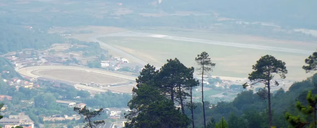 Sky Valet Albenga, Albenga Riviera Airport (LIMG): photo 1