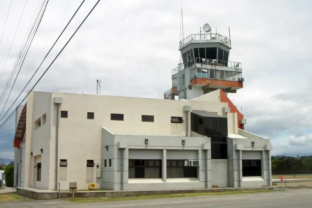 Signature San José (SYQ), Tobías Bolaños International Airport (MRPV)