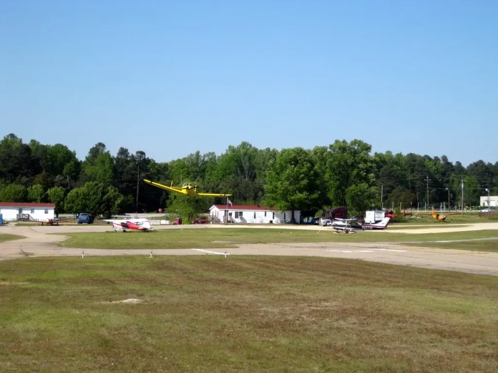 Raleigh East Flight Training: photo 1