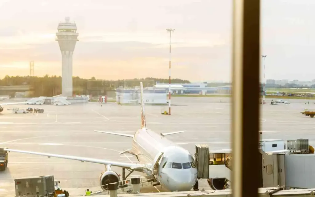 London Oxford Airport: photo 1
