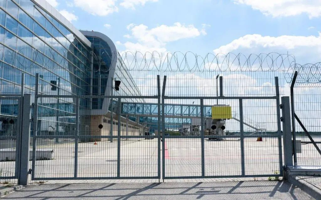Top 10 Most Dangerous Airports in the World