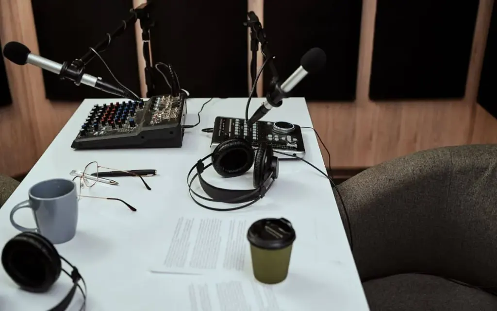 The Best Aviation Podcasts to Listen to in 2025