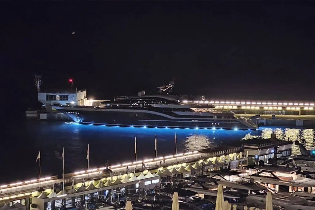 super mega yacht