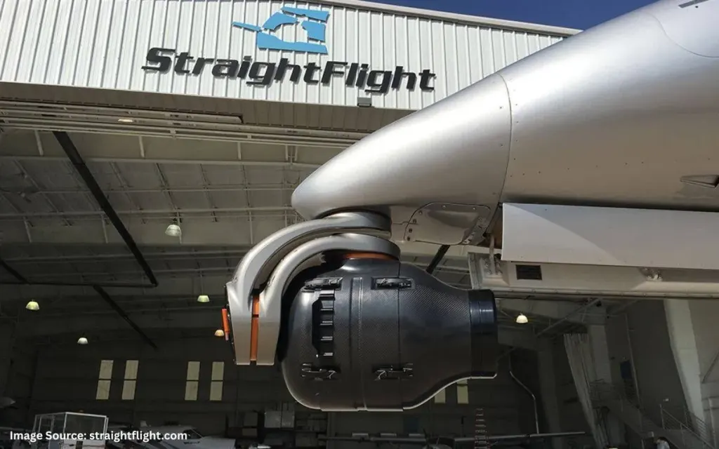 Straight Flight: photo 1