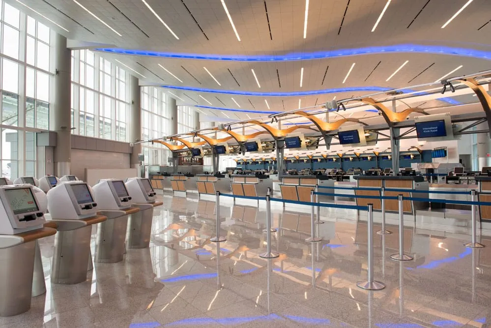 Atlanta airport ATL busy terminal concourse