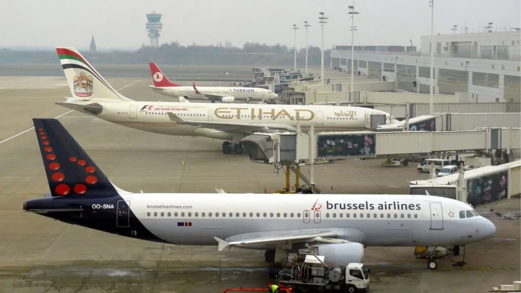 Airbus vs Boeing narrowbody aircraft comparison showing competitive models