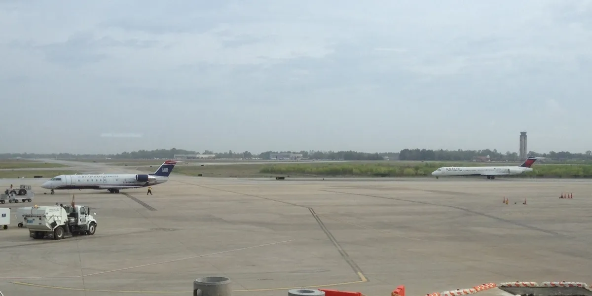 Signature Charleston, Charleston International Airport (KCHS)