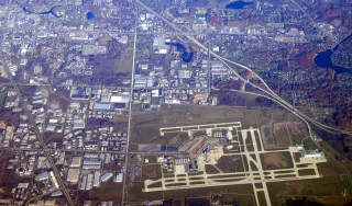 Signature Grand Rapids, Gerald R. Ford International Airport (KGRR)