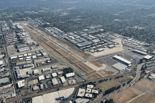 Signature Van Nuys East, Van Nuys Airport (KVNY)
