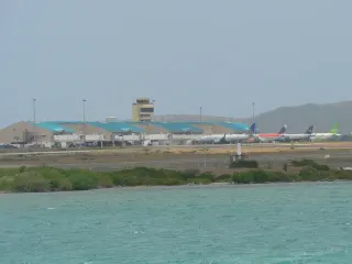 Jet-TNCA FBO, Aruba Queen Beatrix (TNCA)