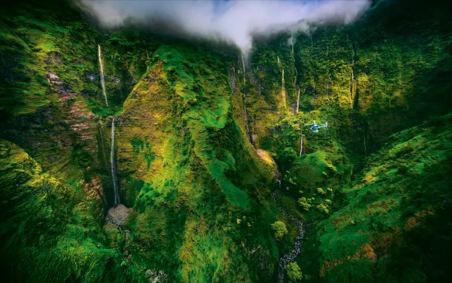 Blue Hawaiian Helicopters: photo 3