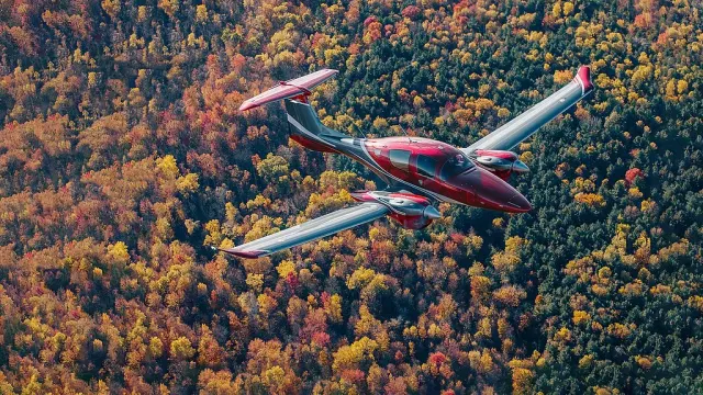 Diamond Aircraft Industries: photo 2