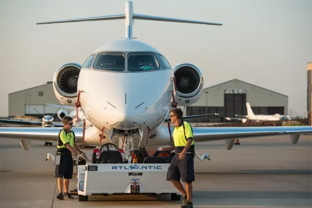 Jet Center at Santa Fe: photo 2