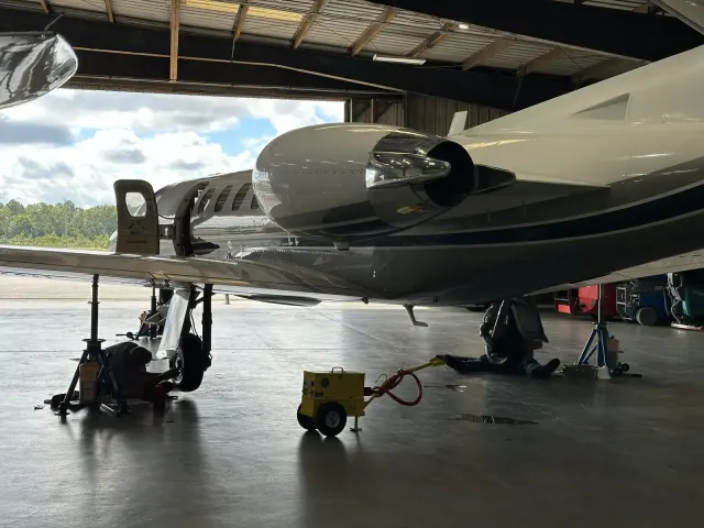 Jet Services: photo 3