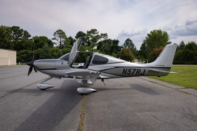 Leading Edge Aviation: photo 1